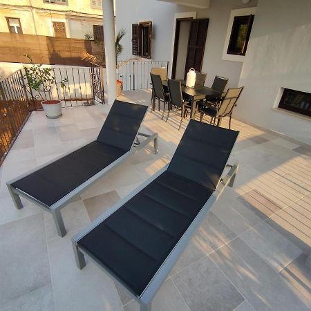 Apartvilla Castropola Exterior photo
